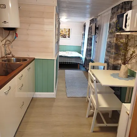 Reinholdi Metsamaja Holiday home *
